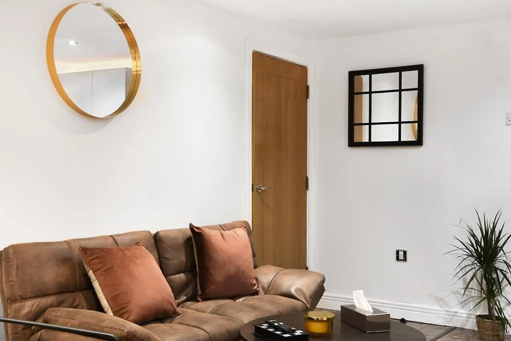 E15Stratford 3Bed 2Bath Plus Parking London 0*,